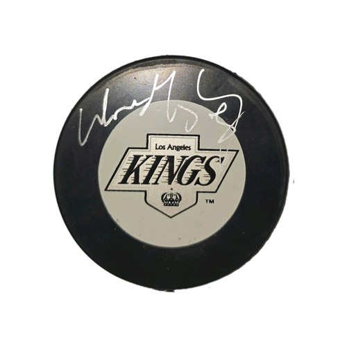 Wayne gretzky autoggraphed - wayne,